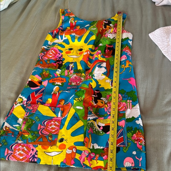 Colorful Sleeveless Graphic Dress - Picture 6 of 17